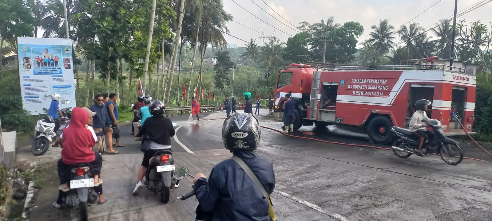 Minyak Tumpah, Nyawa Terancam: Ketika Kelalaian di Jalan Raya Nyaris Jadi Bencana